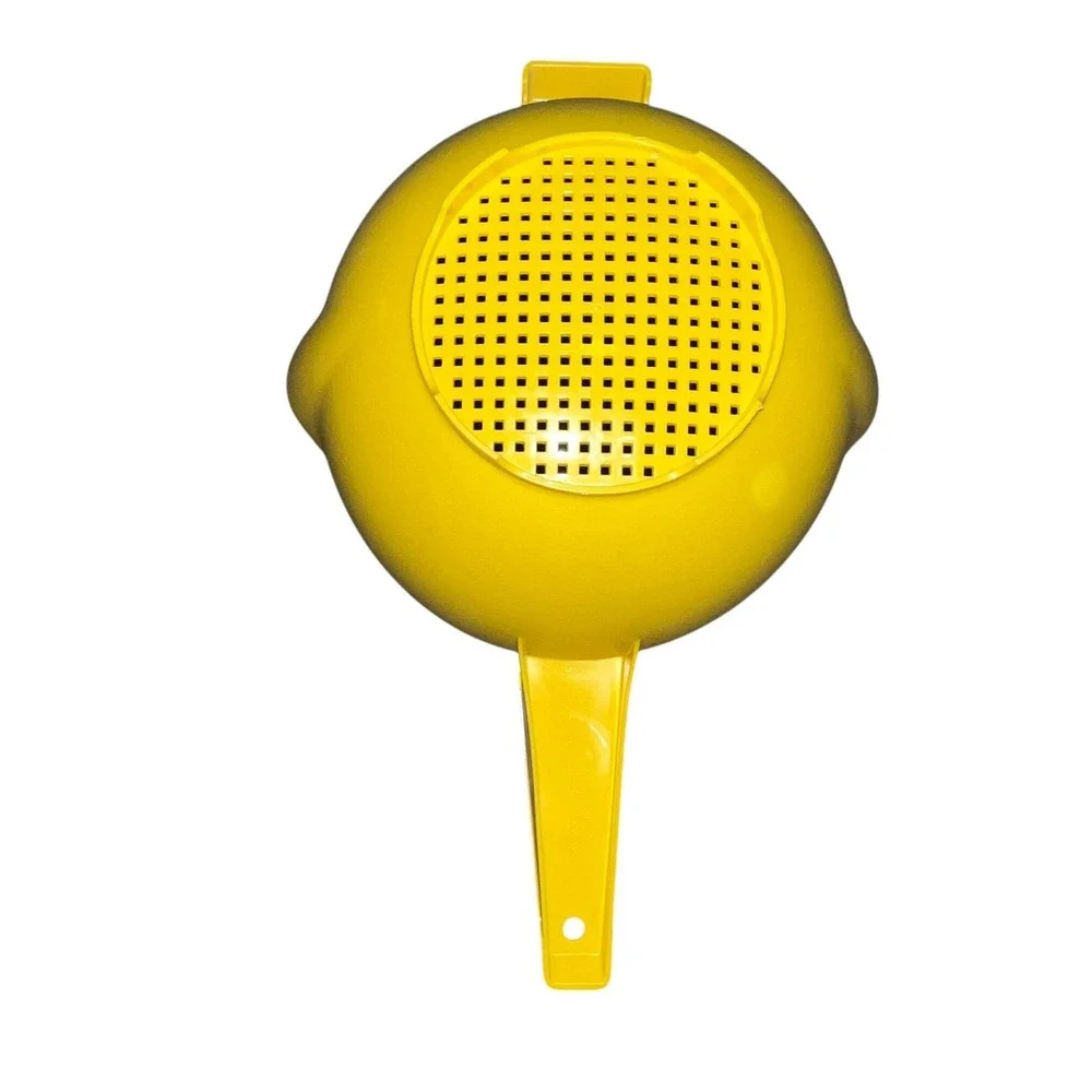 Vintage Tupperware #1523 Large 2 QT. Yellow Colander Strainer Pour‎ Spout Lemon